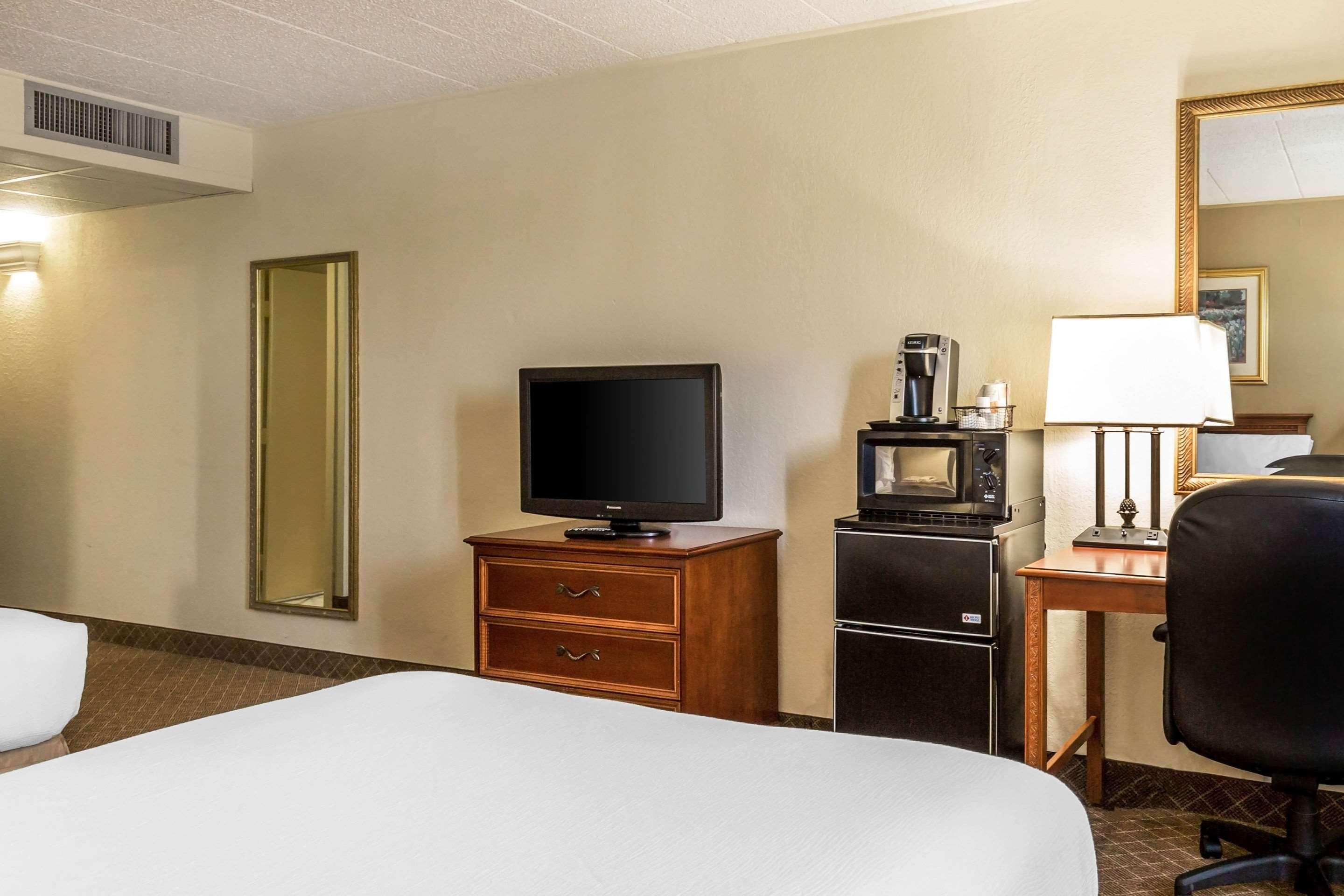 Clarion Inn Frederick Event Center Εξωτερικό φωτογραφία