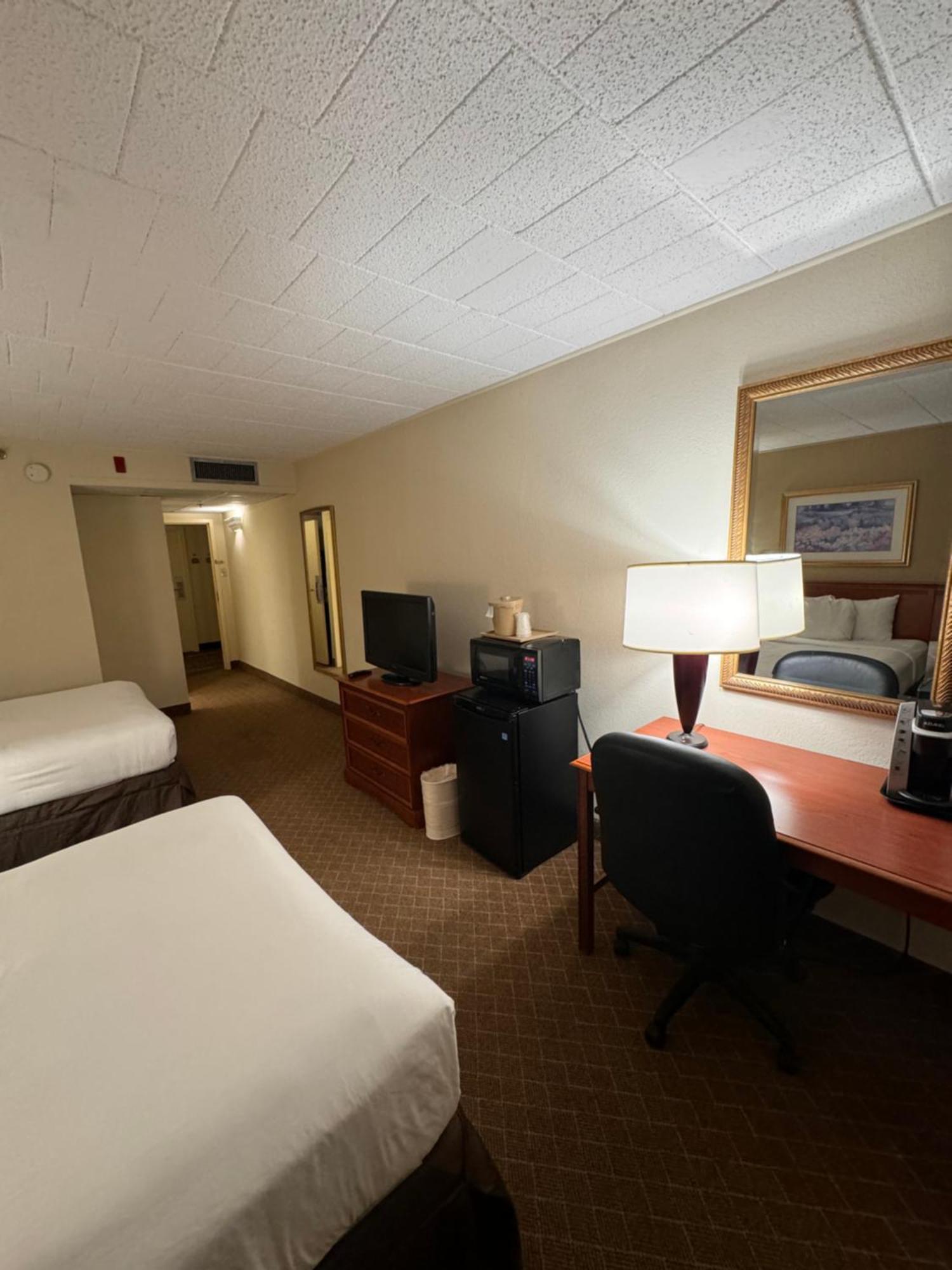 Clarion Inn Frederick Event Center Εξωτερικό φωτογραφία